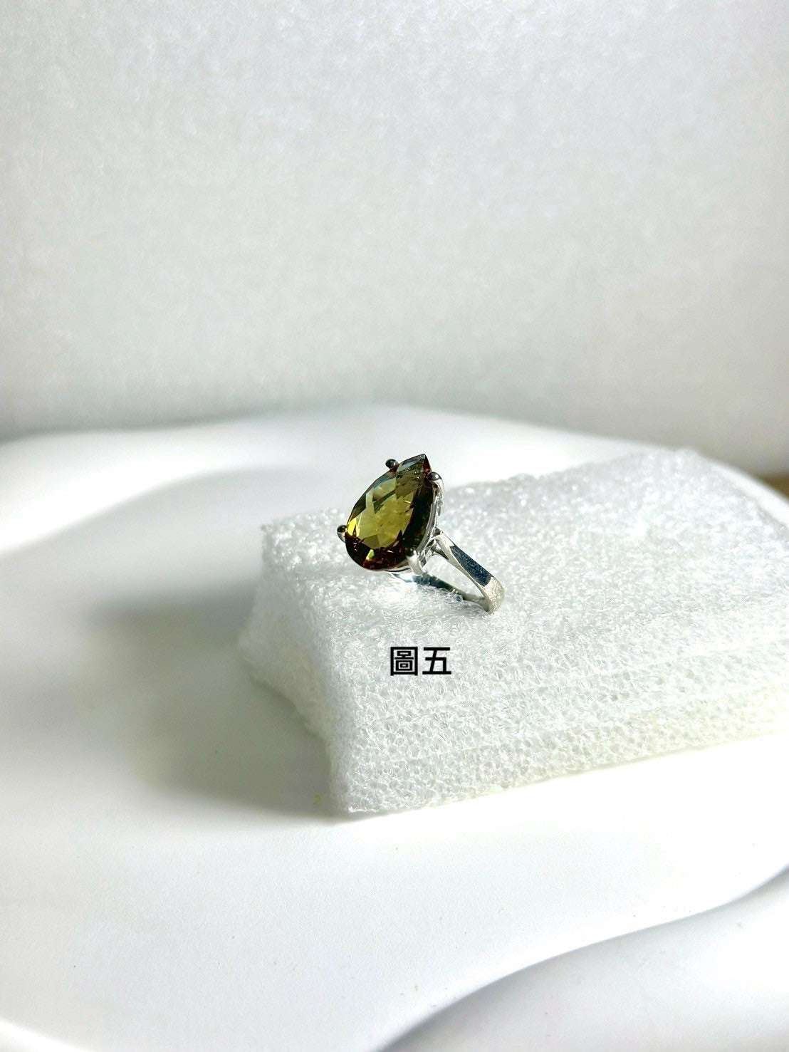 寶石戒指